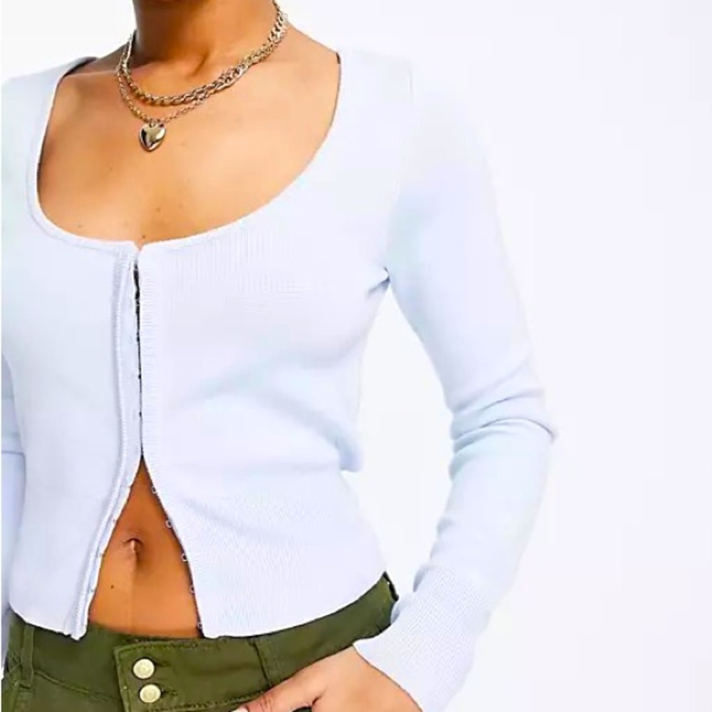 NWT abercrombie & Fitch hook and eye slim sweater in baby blue (XS)